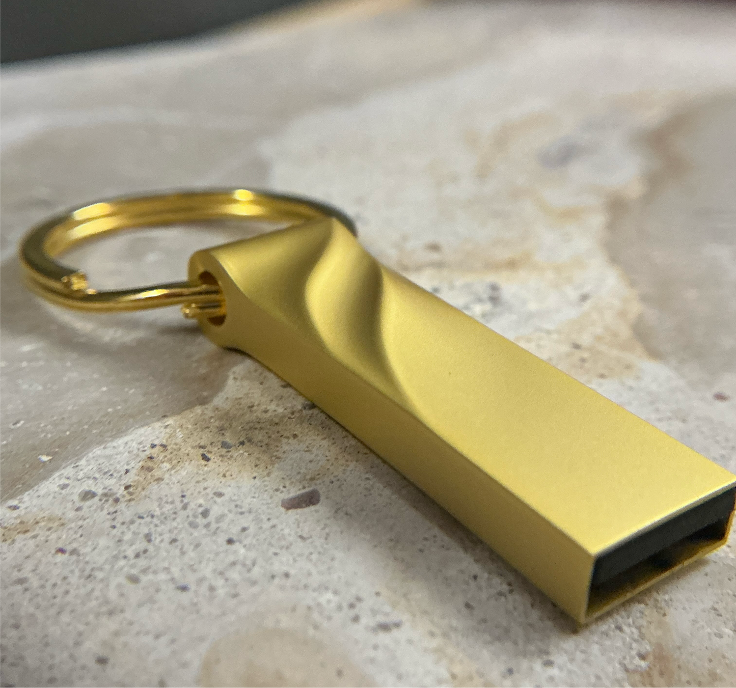 Personalised 32gb USB Keychain | Engraved Keepsakes