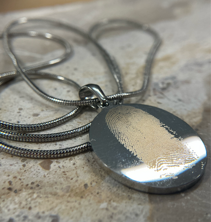 Circle Pendant Necklace | Engraved Keepsakes