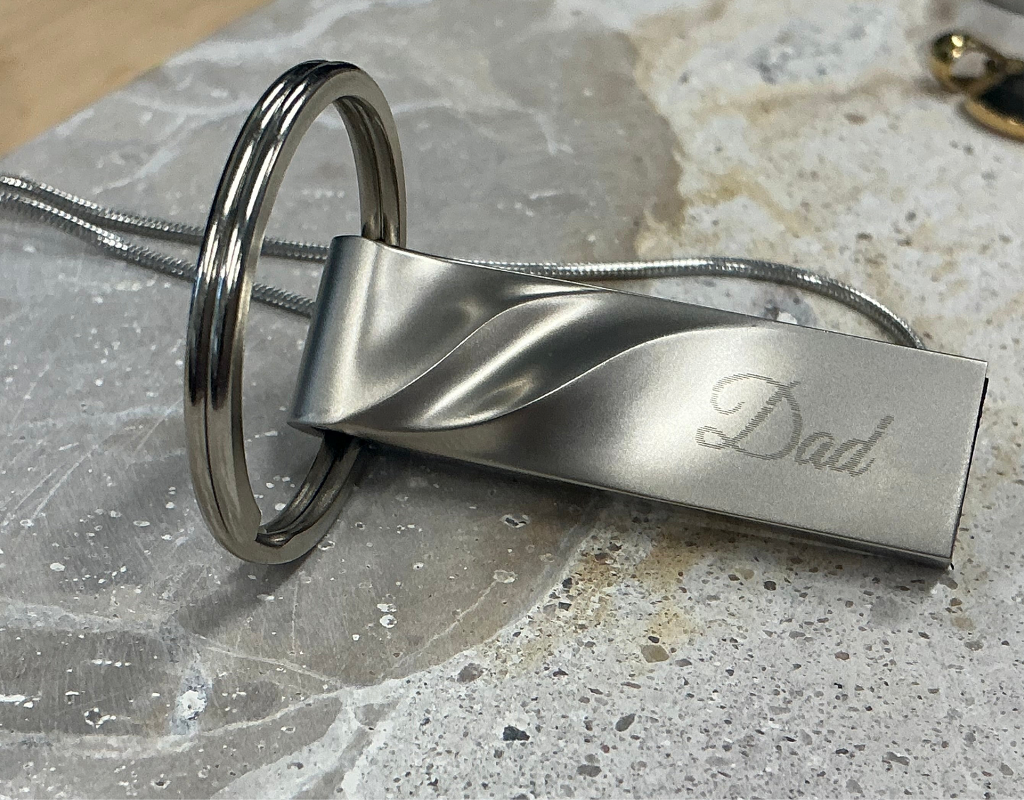 Personalised 32gb USB Keychain | Engraved Keepsakes