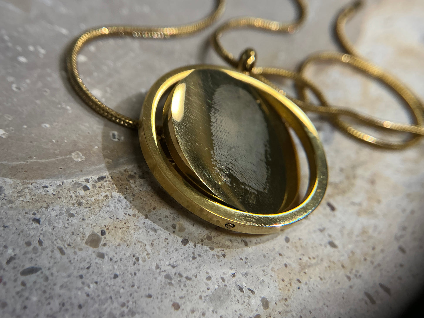 Rotating Circle Pendant Necklace | Personalised Engraved Keepsakes