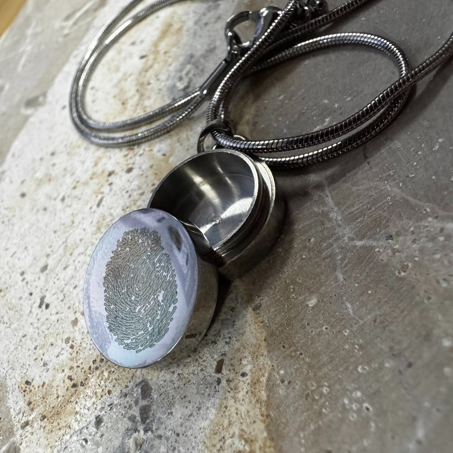 Circle Twist-Open Pendant Necklace | Engraved Cremation Keepsakes